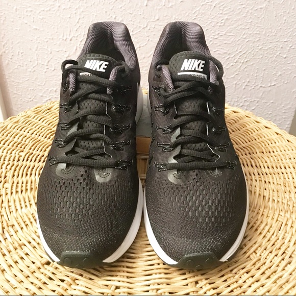Nike Air Zoom Pegasus 33 Classic Running Shoe - Picture 2 of 8
